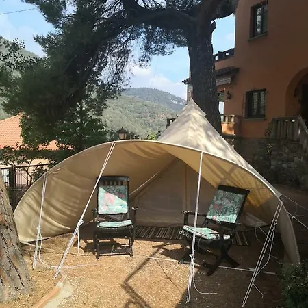 Camping Les Pomeretes Luxusní stan *